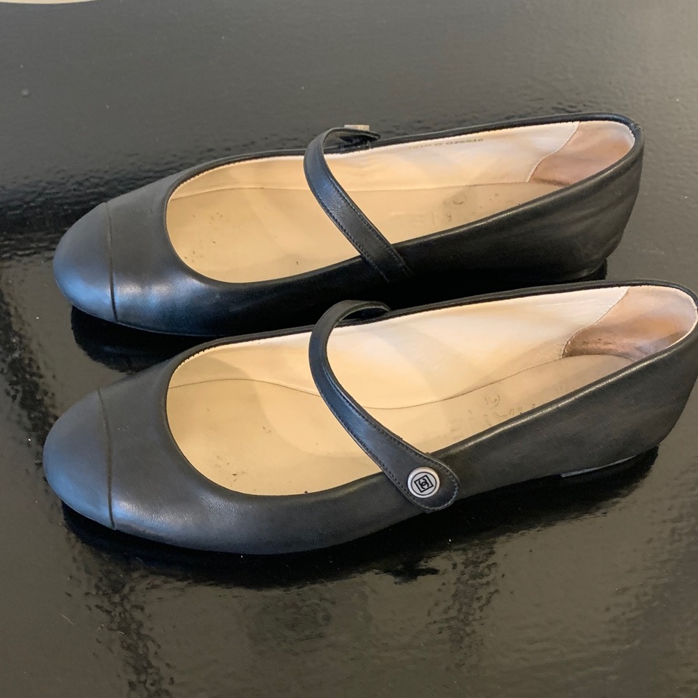CHANEL Black Leather Mary Jane Flats with Signature Button Sz 36 - Picture 9 of 14